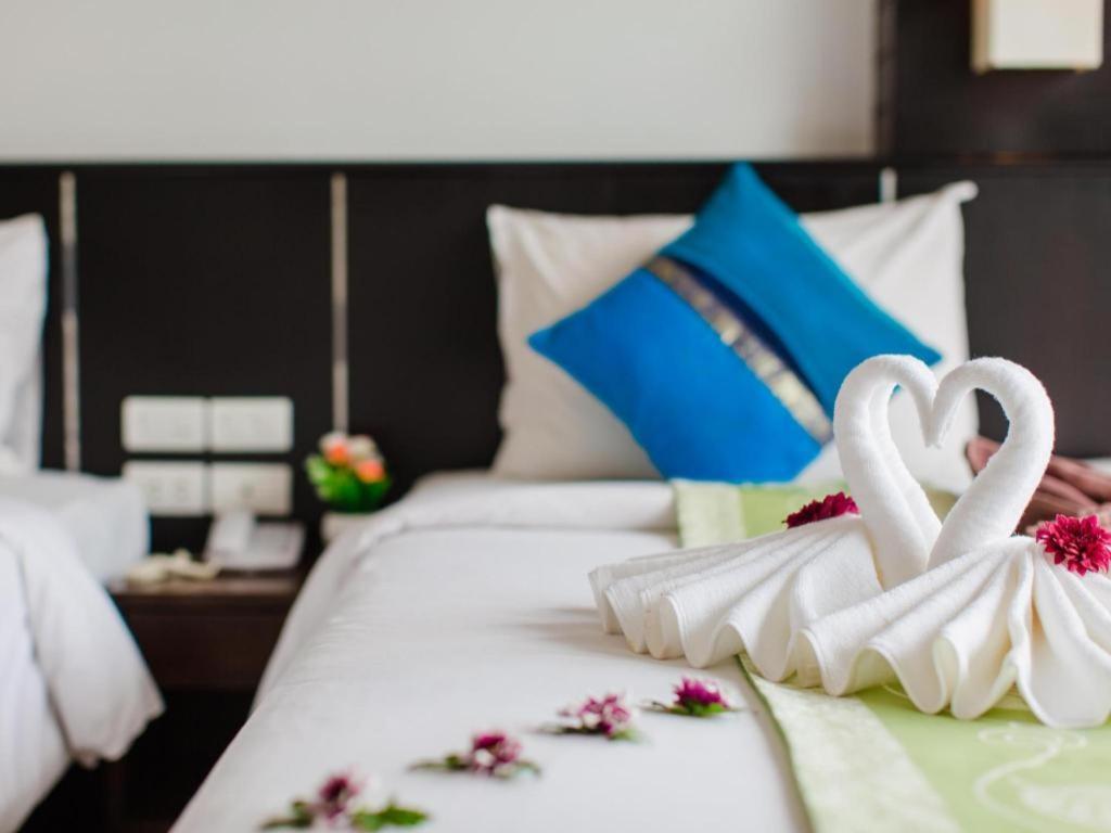 Hotel Azure Bangla Phuket Patong Exterior foto