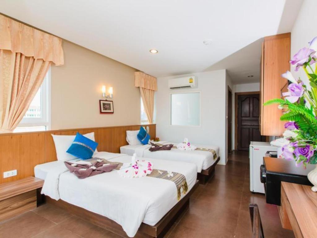 Hotel Azure Bangla Phuket Patong Exterior foto