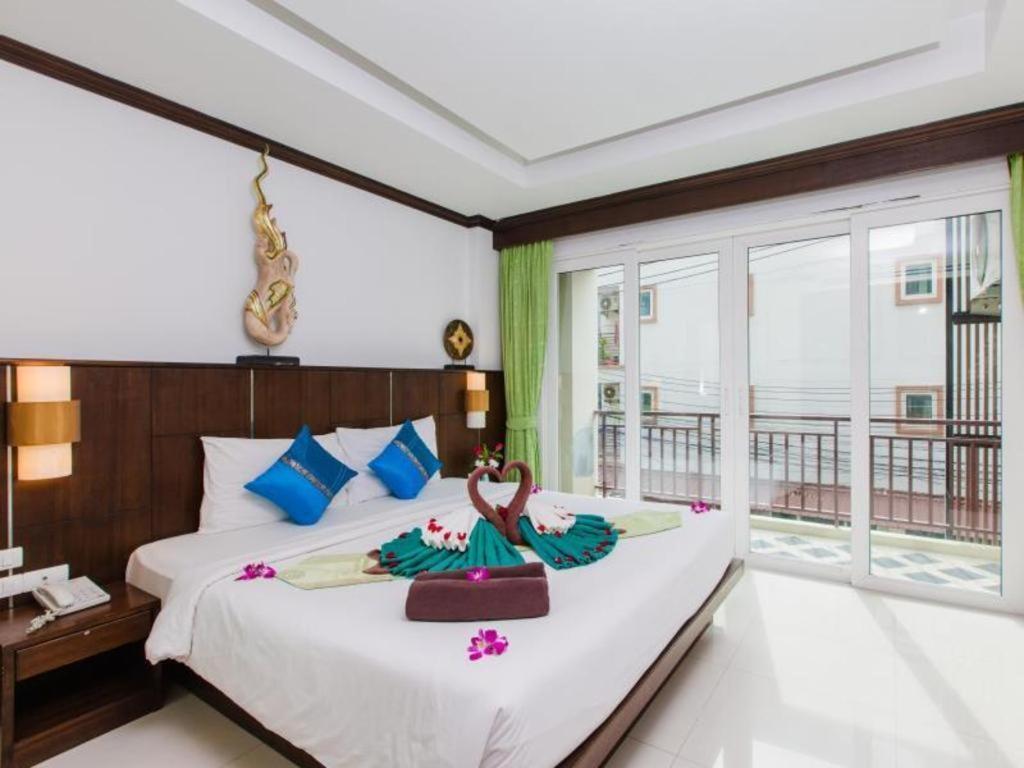 Hotel Azure Bangla Phuket Patong Exterior foto
