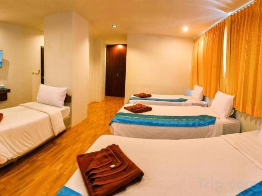 Hotel Azure Bangla Phuket Patong Exterior foto