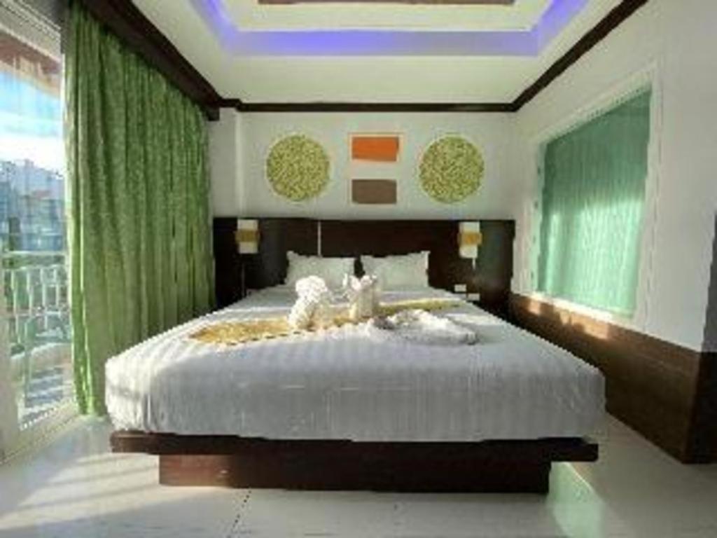 Hotel Azure Bangla Phuket Patong Exterior foto