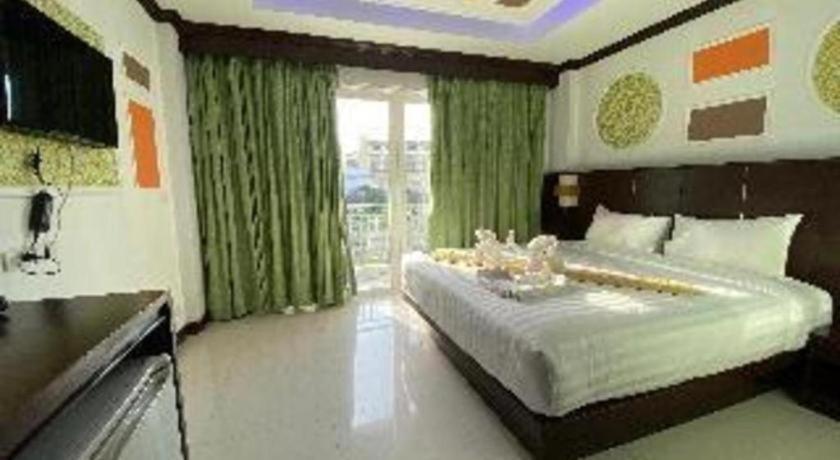 Hotel Azure Bangla Phuket Patong Exterior foto