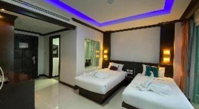 Hotel Azure Bangla Phuket Patong Exterior foto