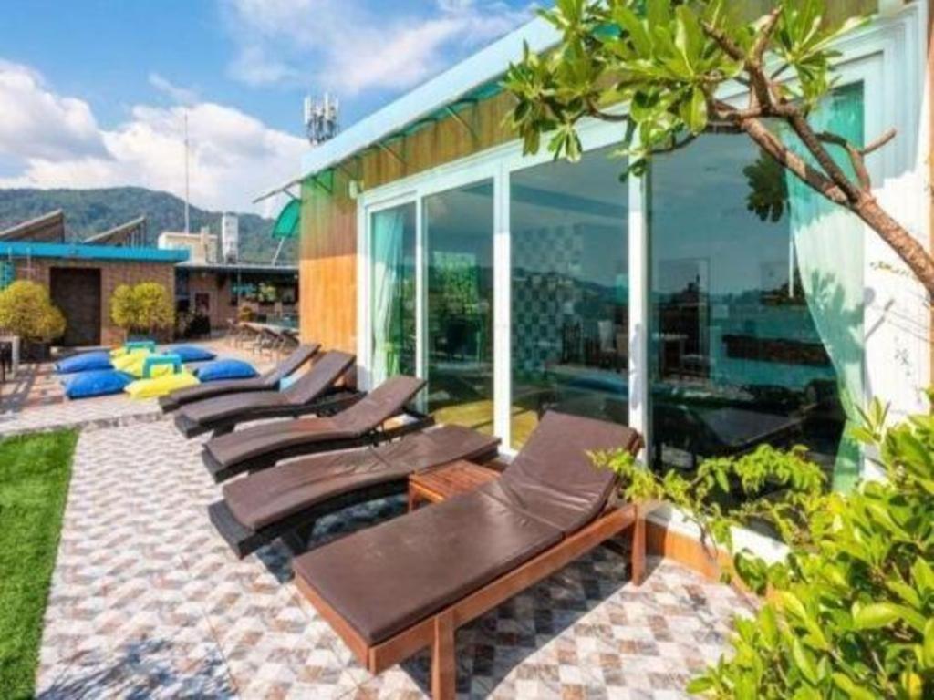 Hotel Azure Bangla Phuket Patong Exterior foto