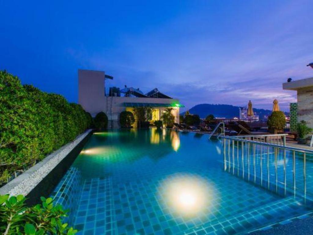 Hotel Azure Bangla Phuket Patong Exterior foto