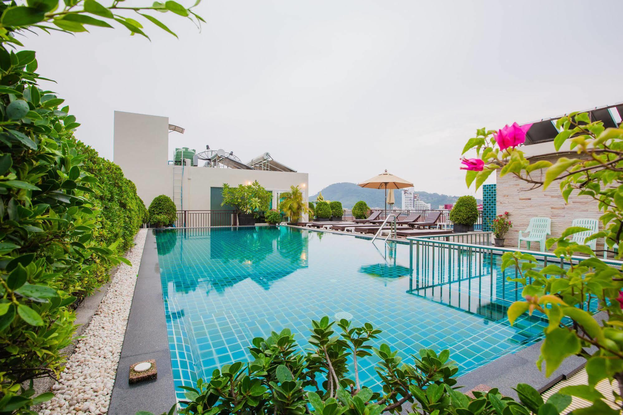Hotel Azure Bangla Phuket Patong Exterior foto