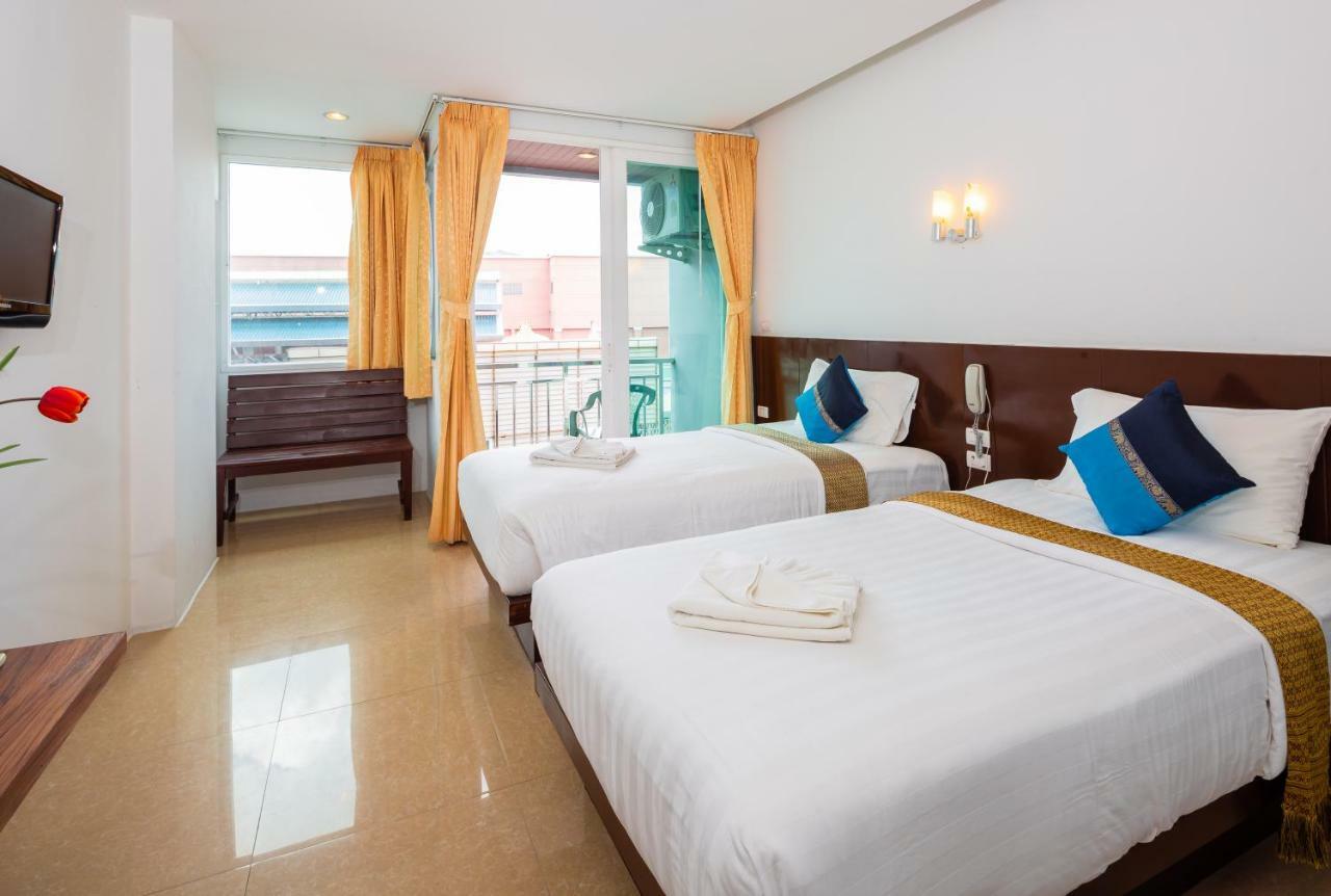 Hotel Azure Bangla Phuket Patong Exterior foto